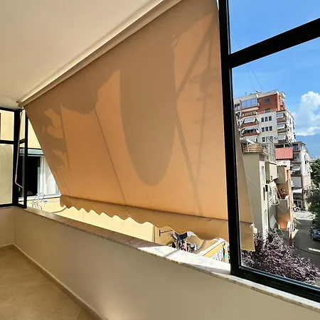 Emm's Central Apartman